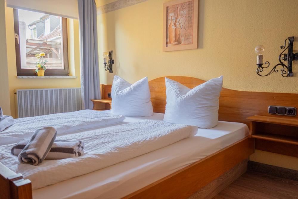 Gasthof Zum Goldenen Schiff - Lehm, Stil & Altstadtflair Marktbreit Zewnętrze zdjęcie