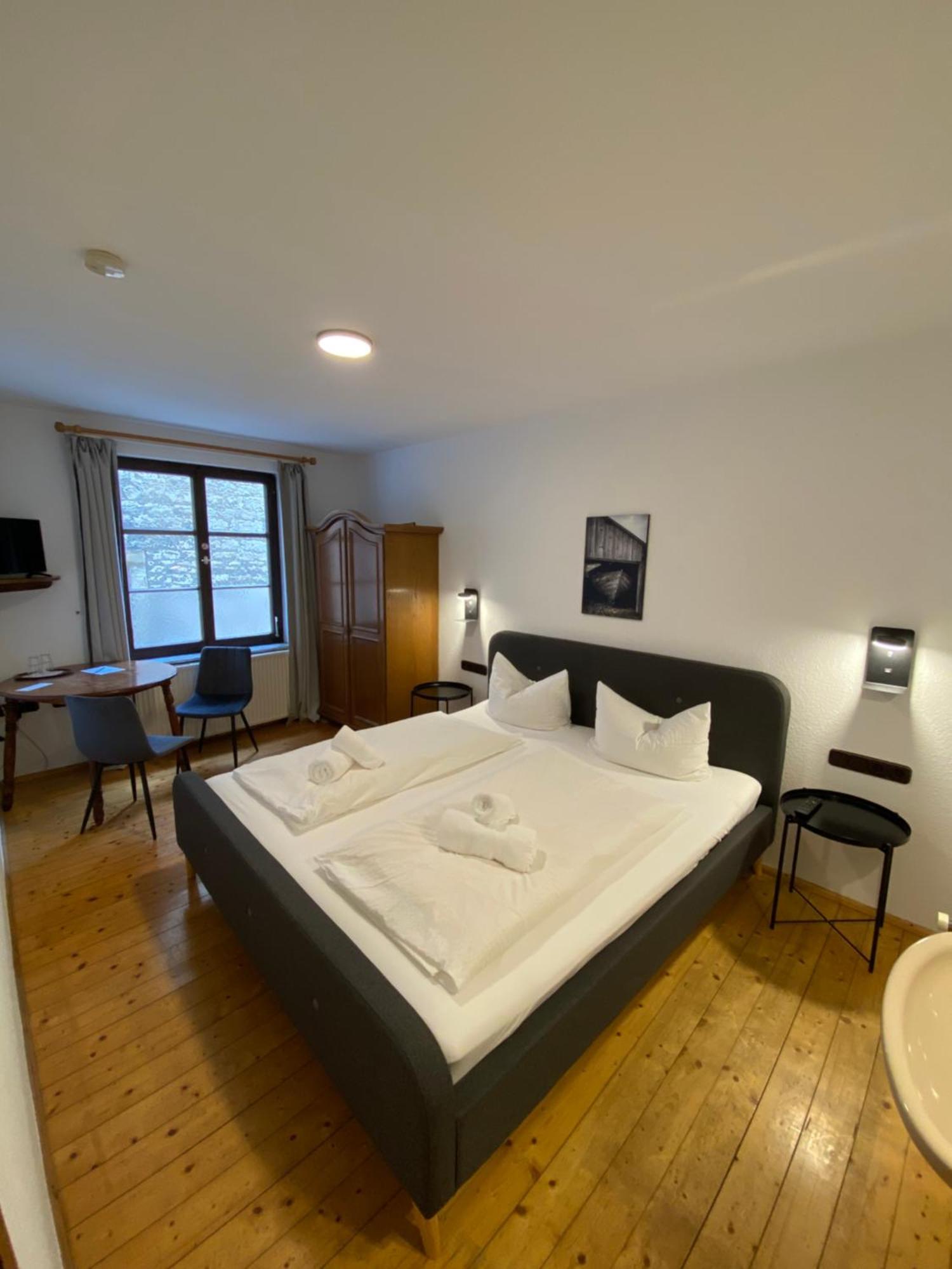 Gasthof Zum Goldenen Schiff - Lehm, Stil & Altstadtflair Marktbreit Zewnętrze zdjęcie